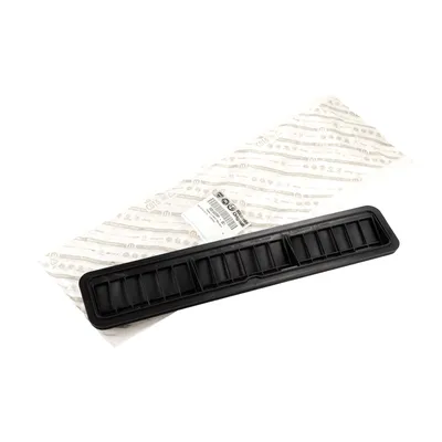 Center trunk ventilation grille